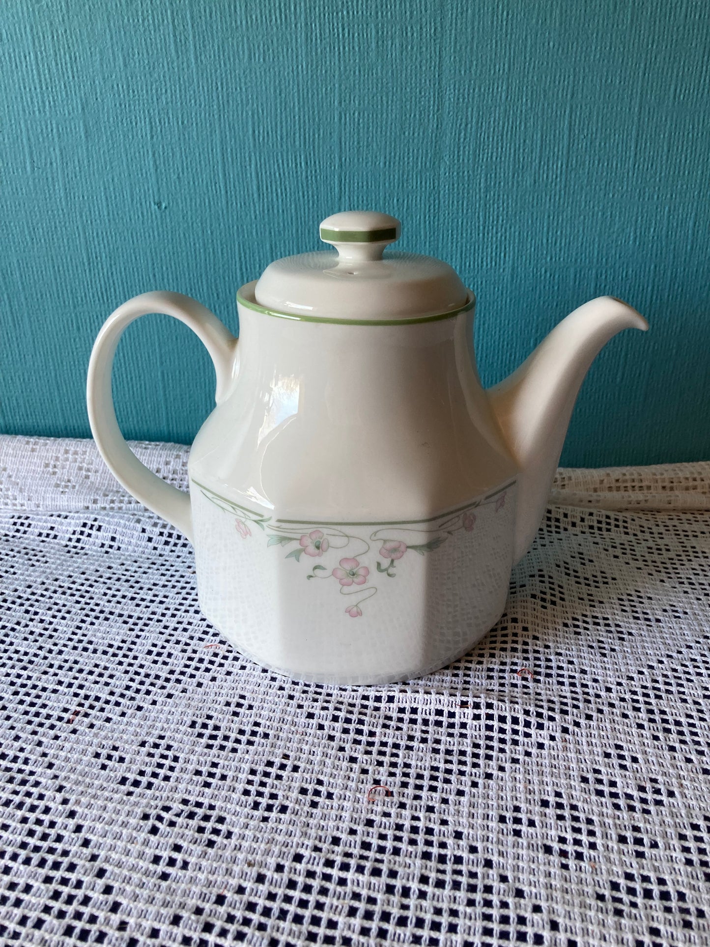 Royal Dolton Carprice Teapot 1988 Fine China