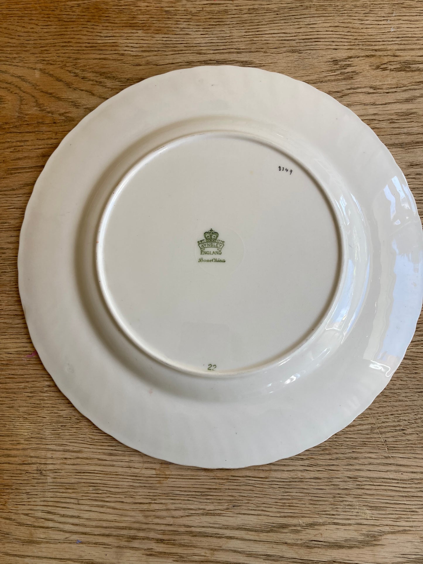 Aynsley Bone China 10 1/2” Gold Scalloped Handpainted Floral Dinner Plate