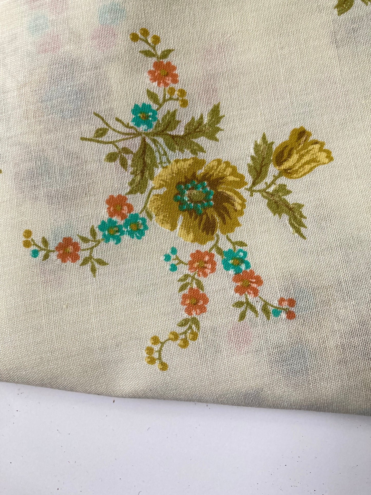 Vintage Floral Cotton Fabric Remnant