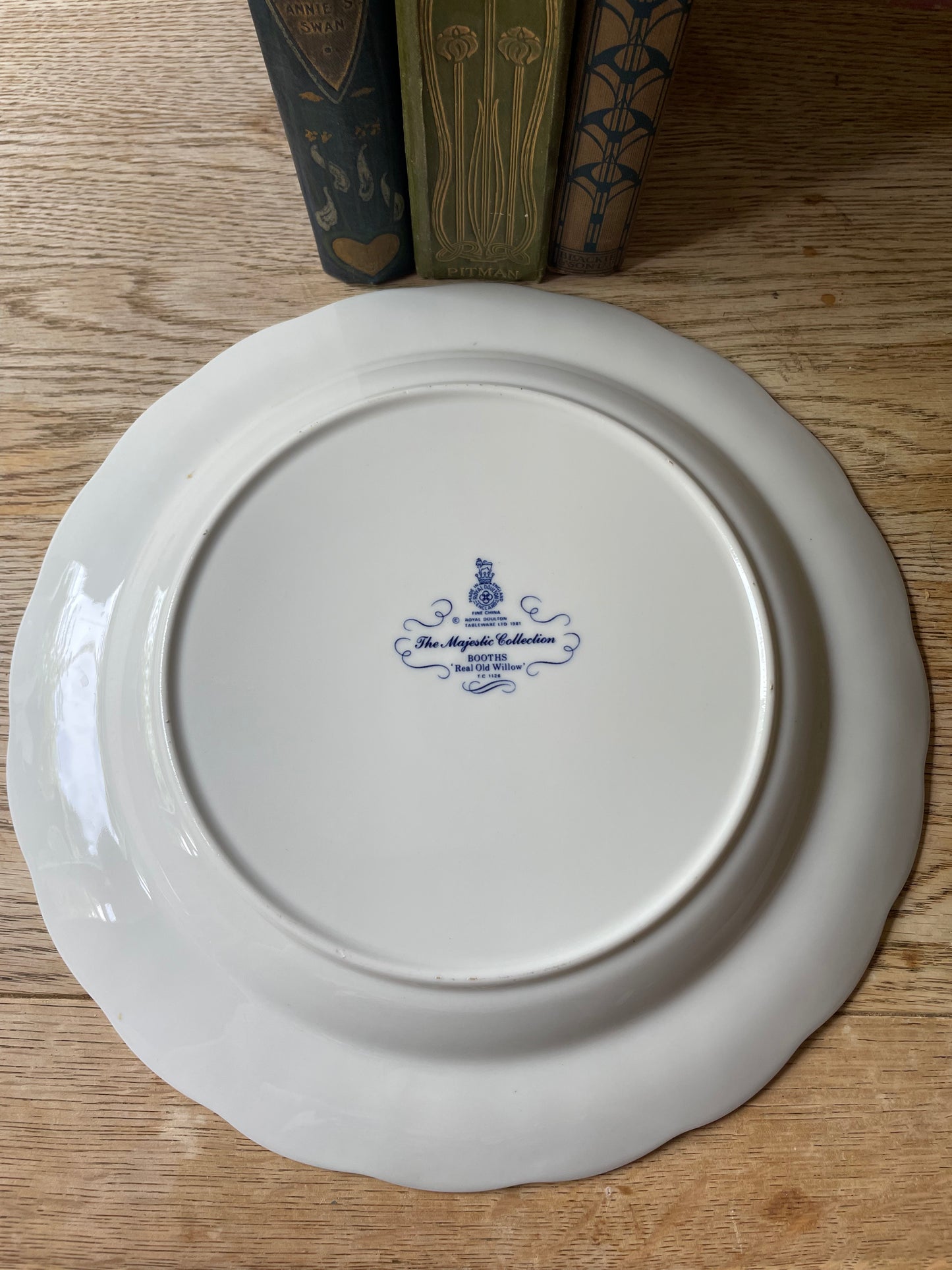 Royal Doulton 1981 "The Majestic Collection" Booth's Old Willow Large Plate
