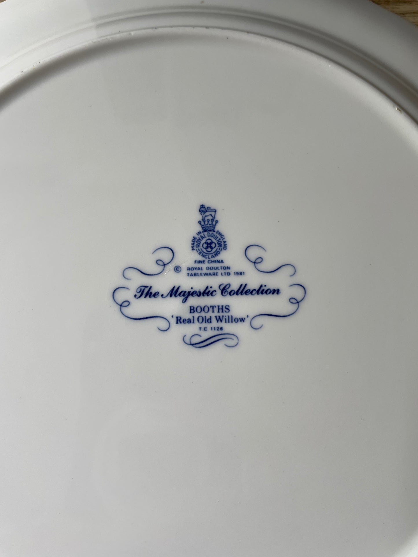 Royal Doulton 1981 "The Majestic Collection" Booth's Old Willow Large Plate