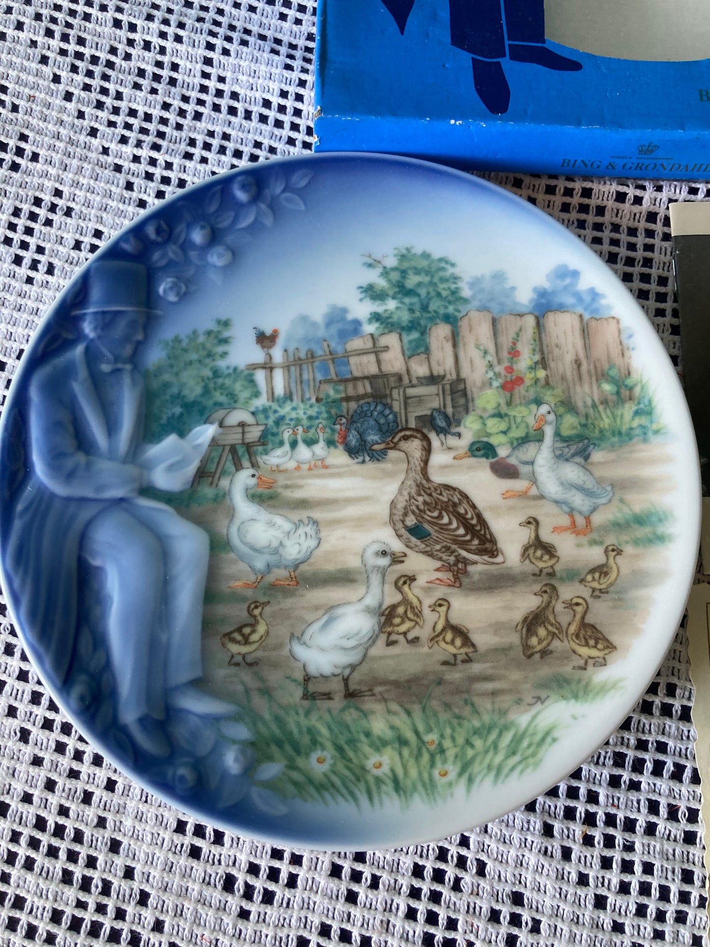 Bing & Grondahl Hans Christian Andersen The Ugly Duckling Collectors Plate Boxed