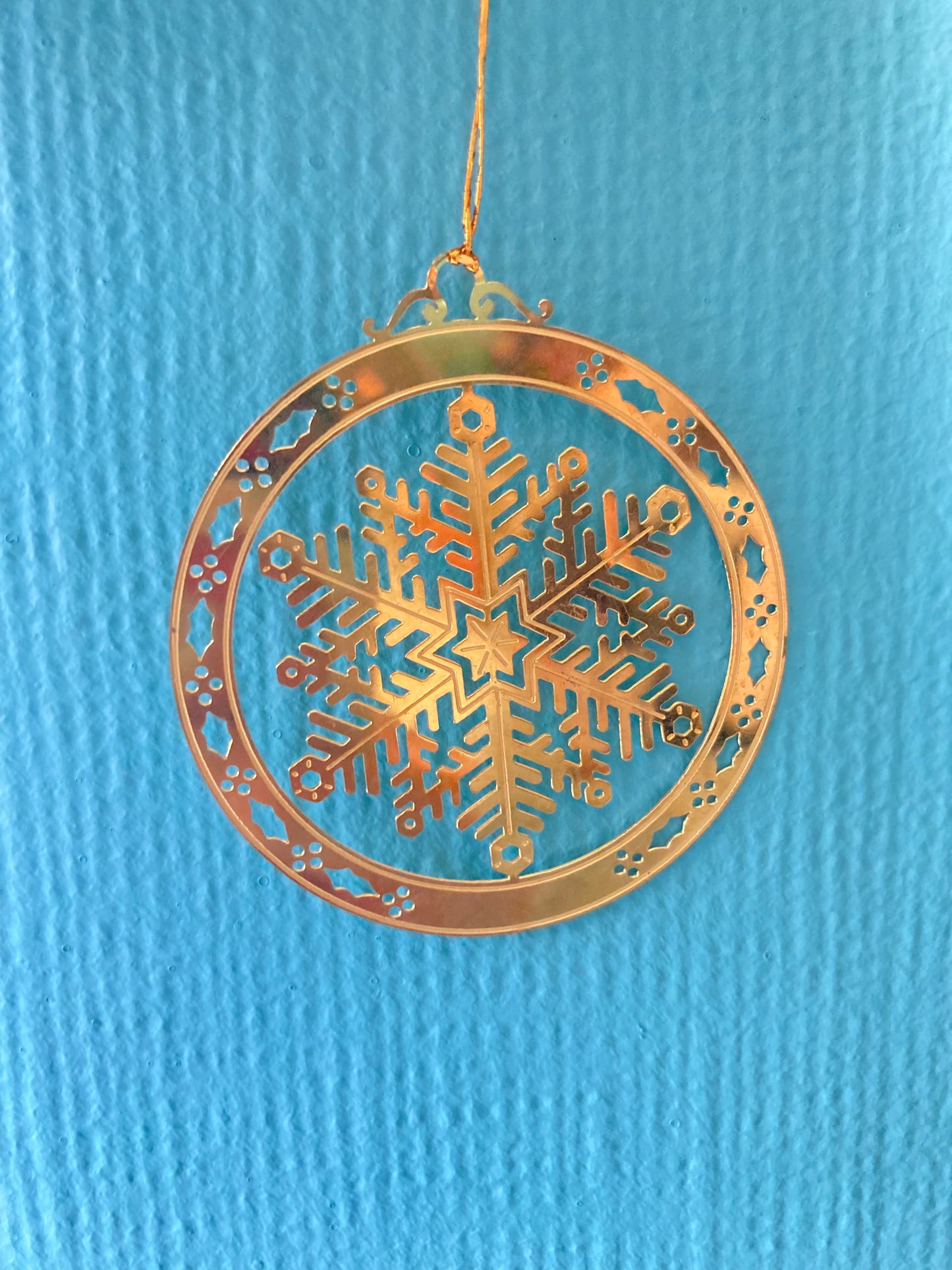 Metal Snowflake Cut Out Bauble Gold Tone