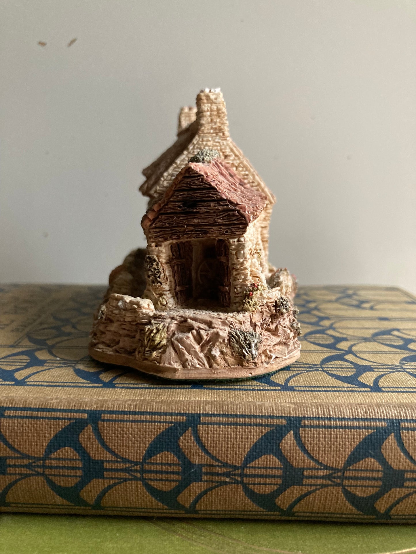 Lilliput Lane Cobblers Cottage