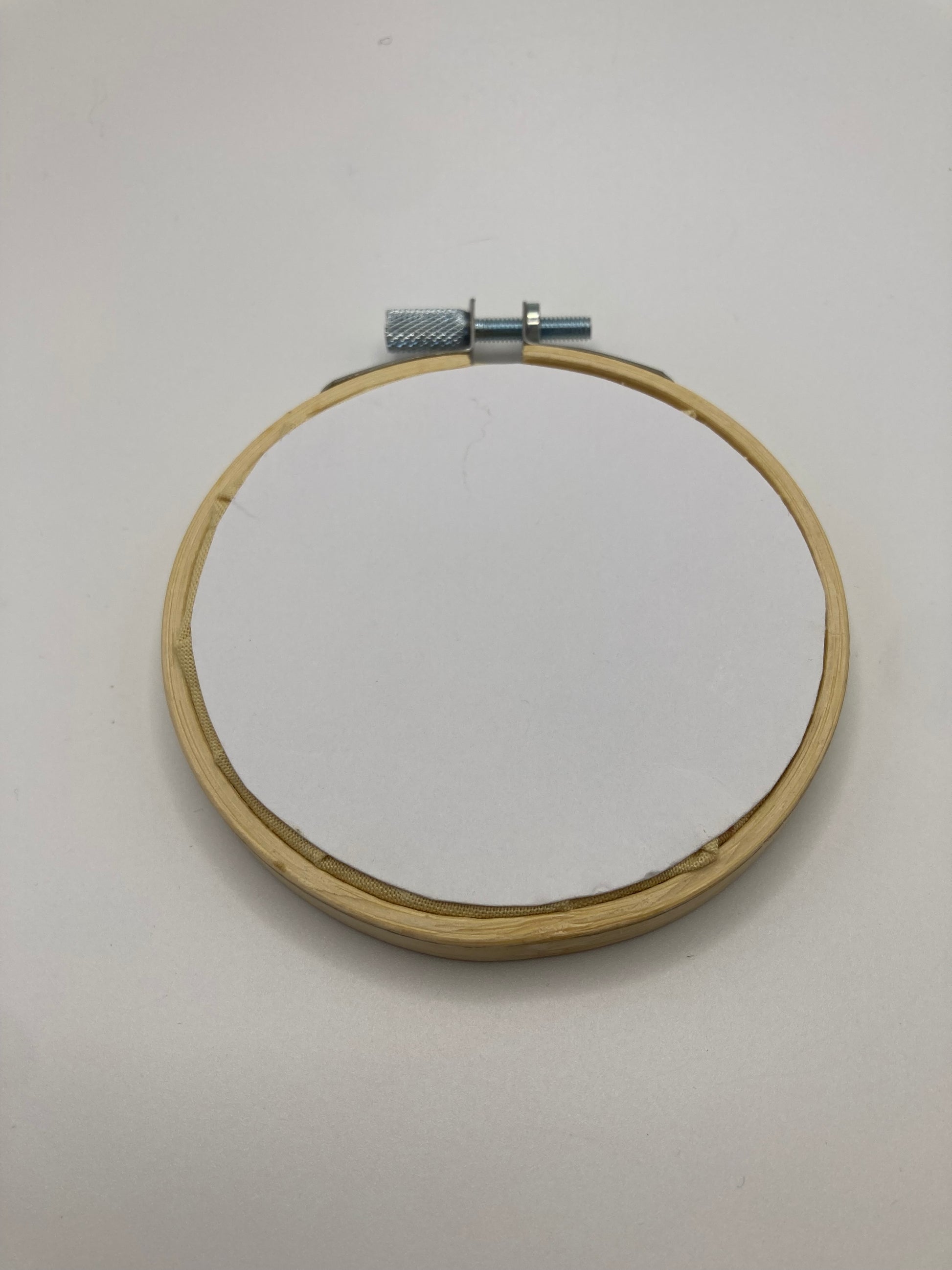 Daisy Floral Hand Stitched Hoop Wall Art - Bloom & Heirloom Vintage Decor