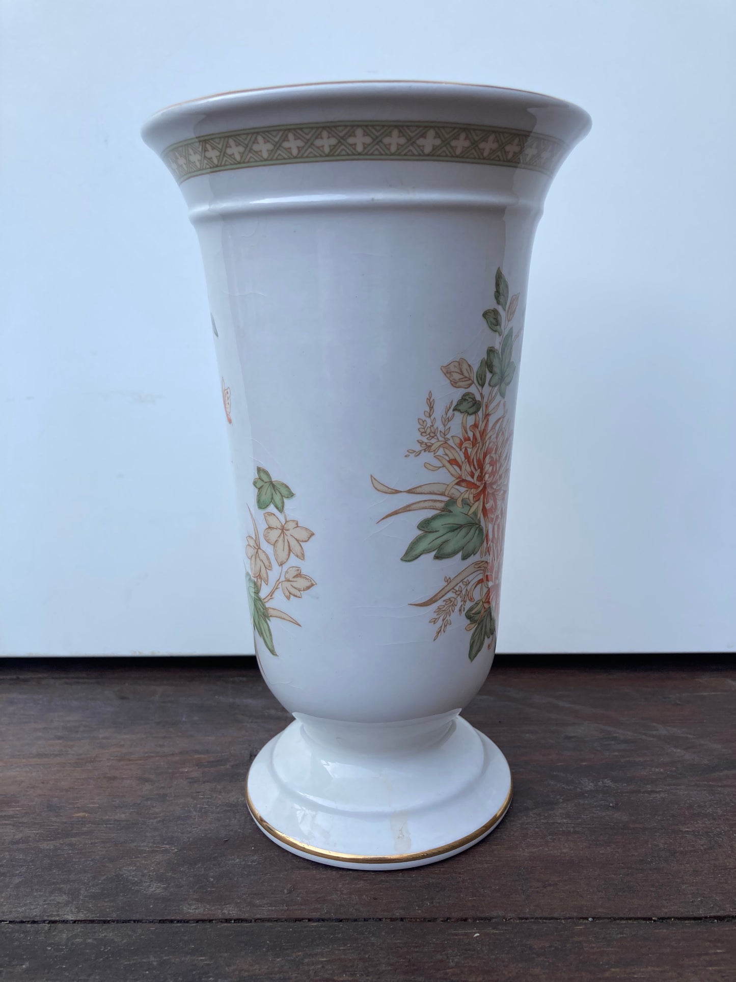 Vintage St Michael’s Chrysanthemum Vase 2185/5741 - Bloom & Heirloom Vintage Decor