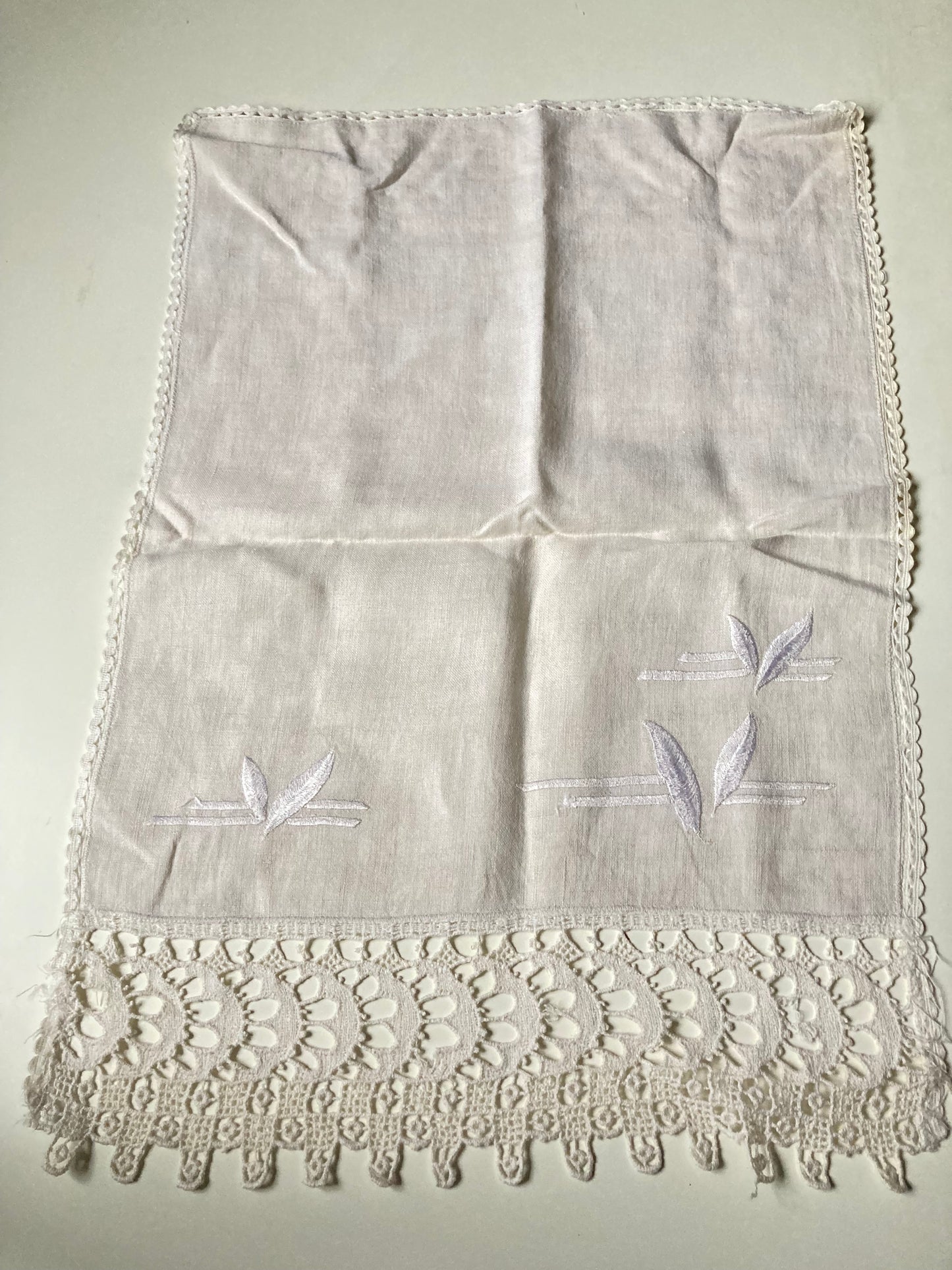 Vintage Linen Sofa and Chair x 2 Back Cover Lace Edged Leaf Detail