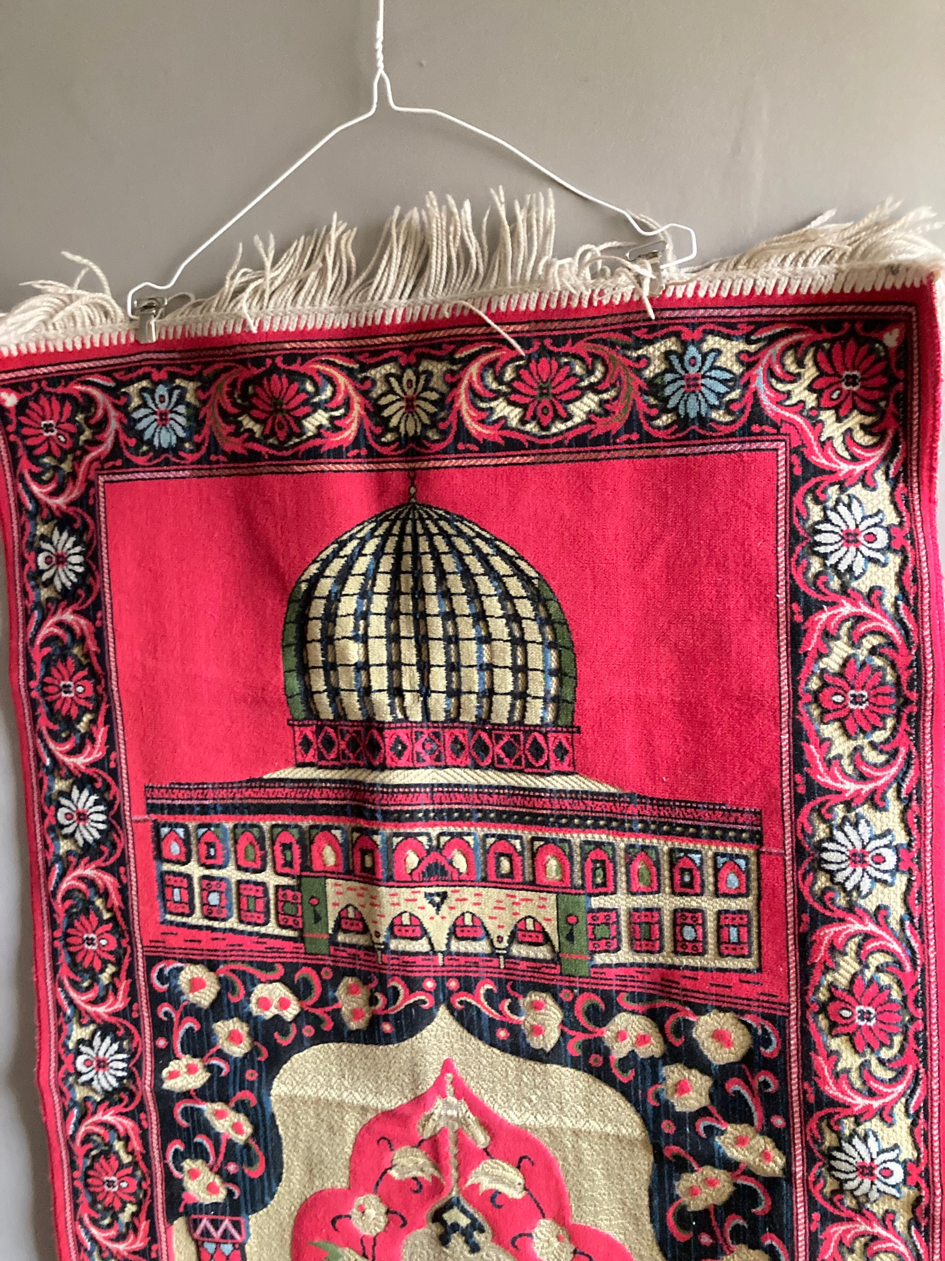 Vintage 1940 Prayer Mat Rug Islam Made In Turkey Red Temple Mat - Bloom & Heirloom Vintage Decor