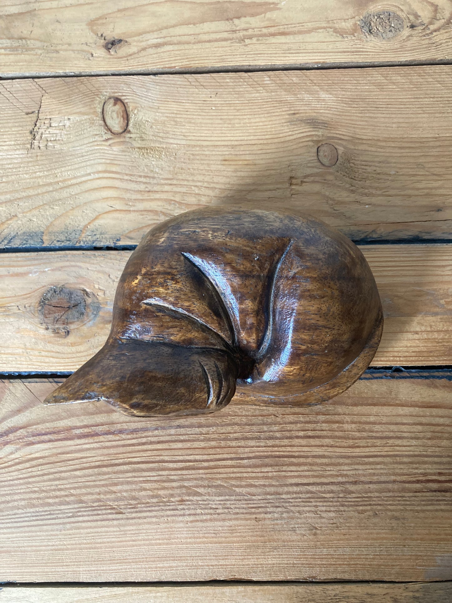 Carved Wooden Sleeping Cat Figurine Brown Cat Ornament Sculpture