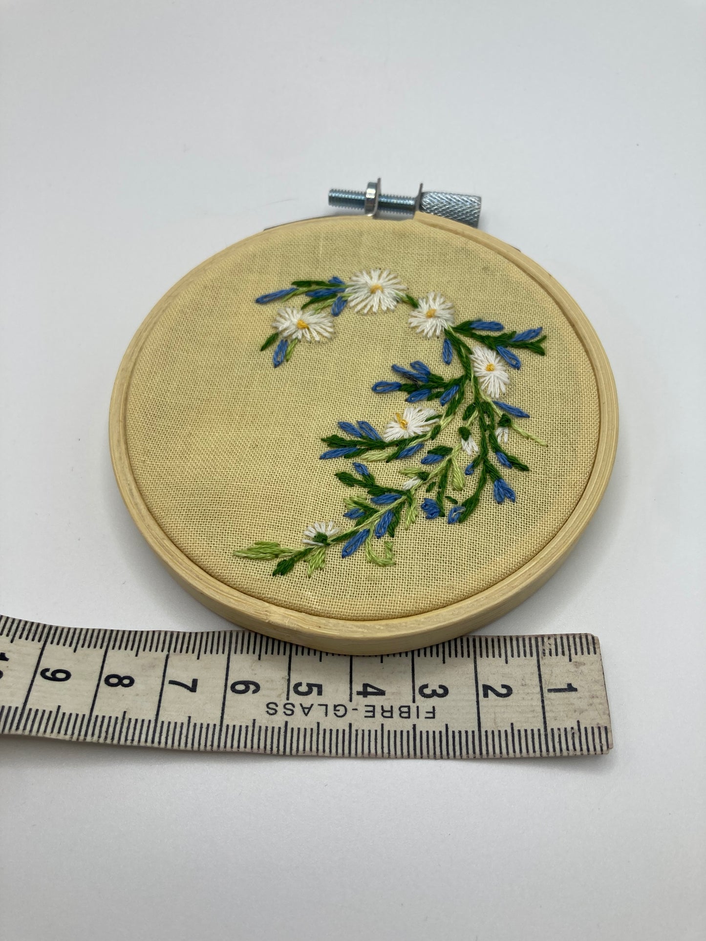 Daisy Floral Hand Stitched Hoop Wall Art - Bloom & Heirloom Vintage Decor