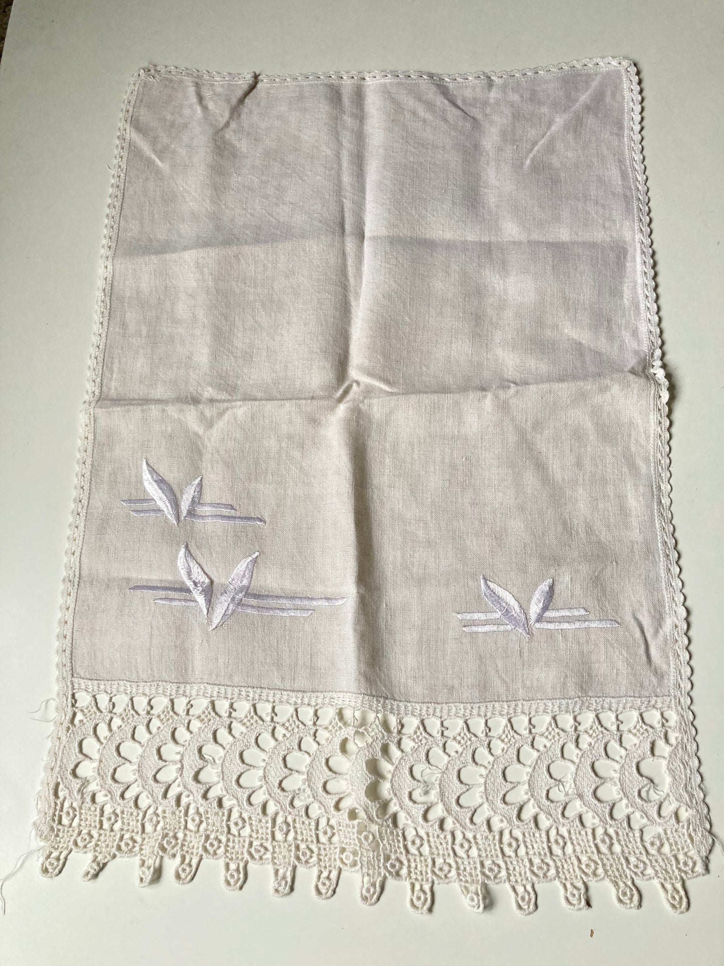 Vintage Linen Sofa and Chair x 2 Back Cover Lace Edged Leaf Detail