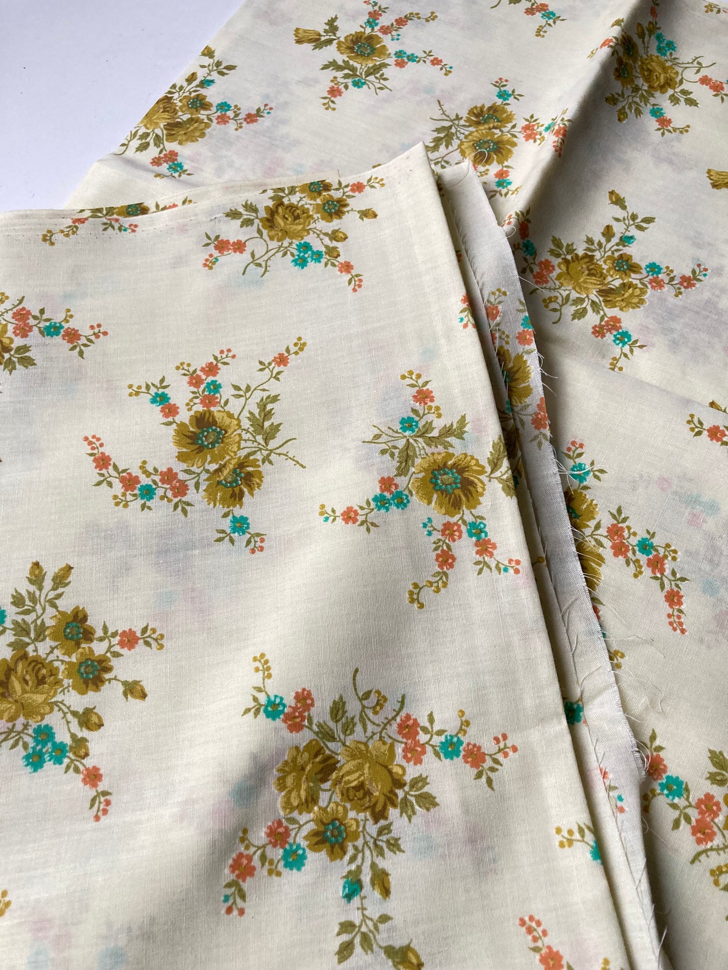 Vintage Floral Cotton Fabric Remnant
