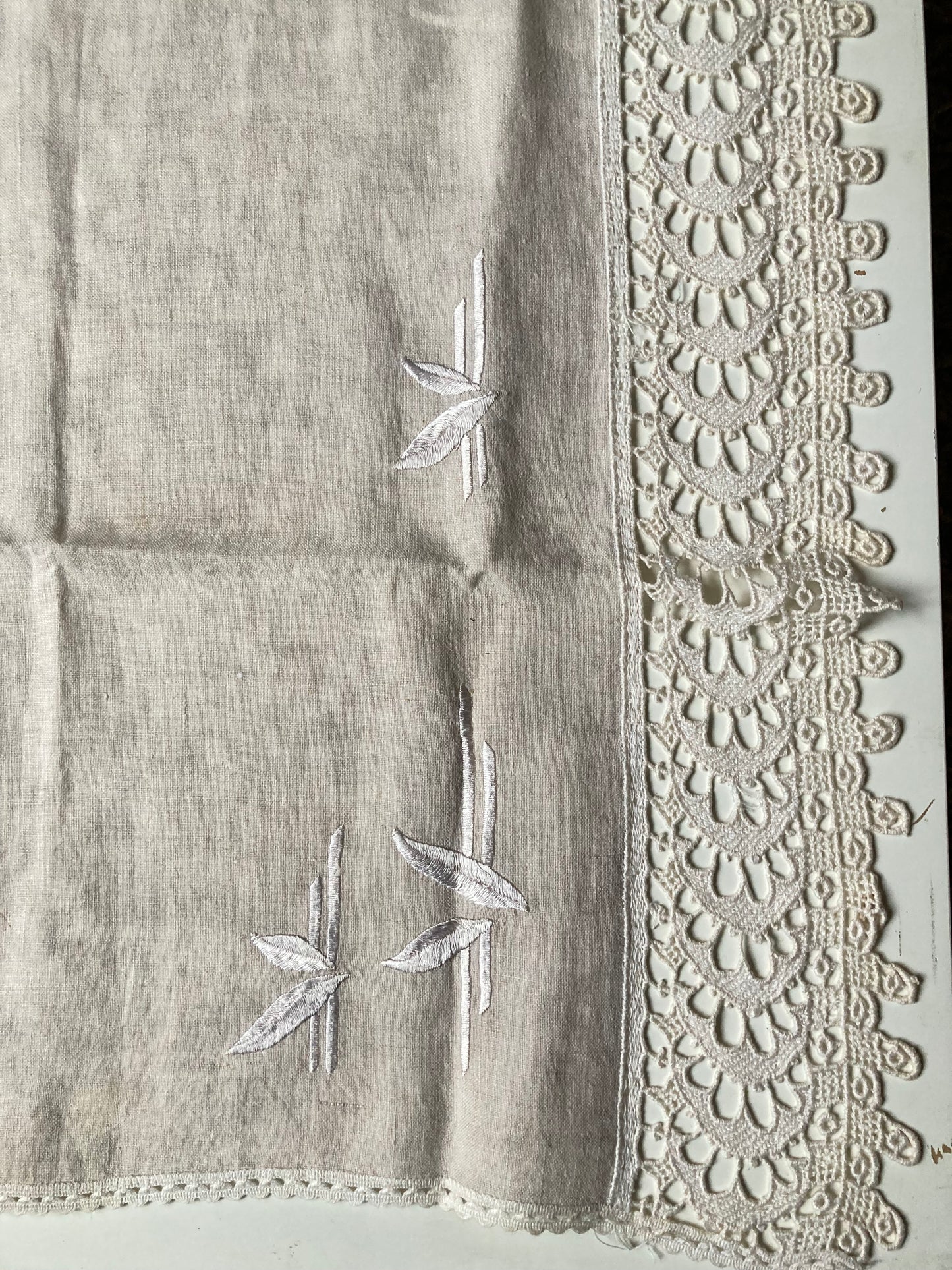 Vintage Linen Sofa and Chair x 2 Back Cover Lace Edged Leaf Detail