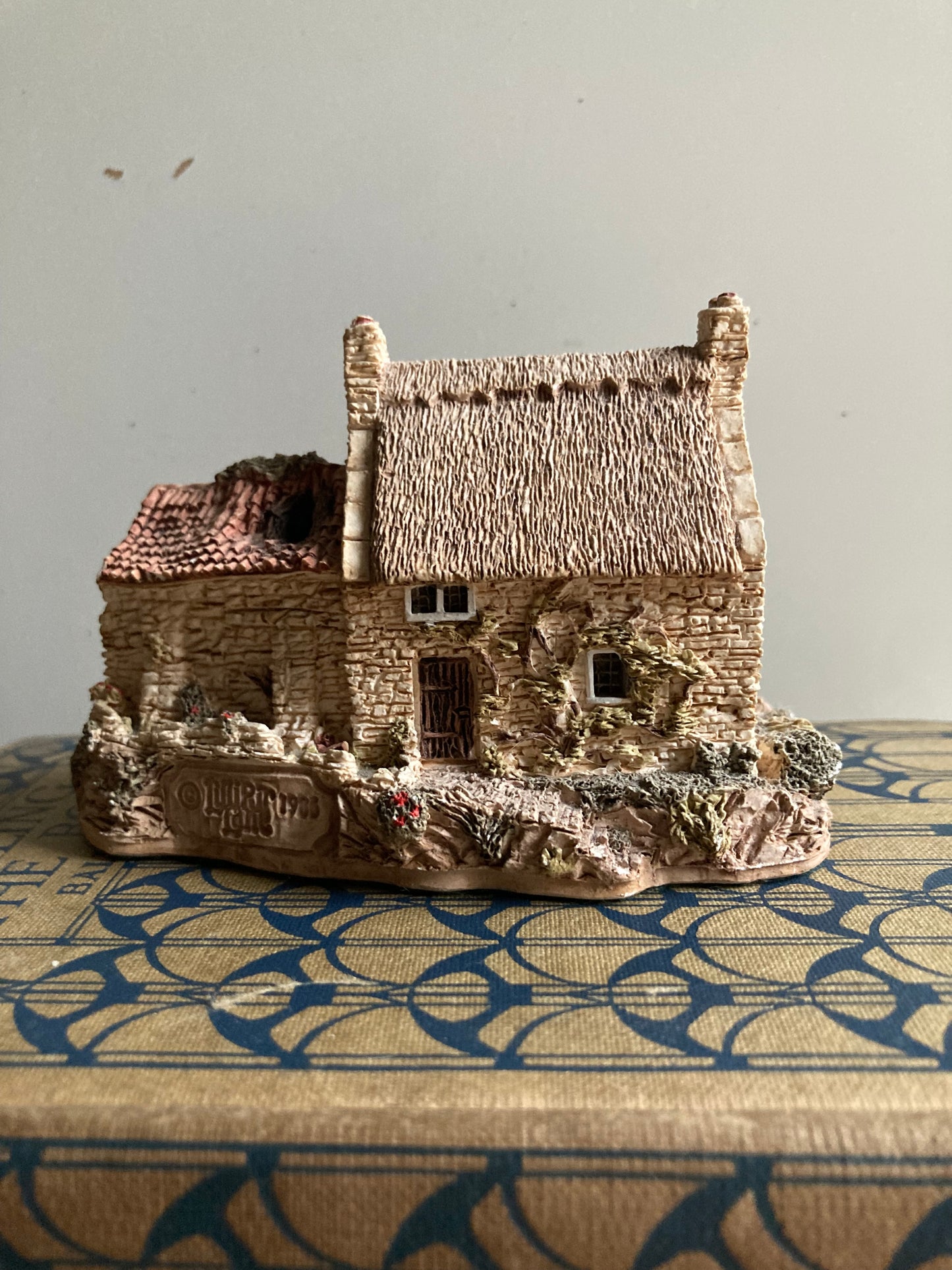 Lilliput Lane Cobblers Cottage