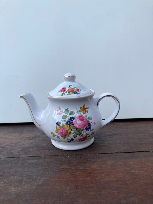 Vintage Sadler Windsor Teapot  Pink Roses  Gold Trim  England 1940's