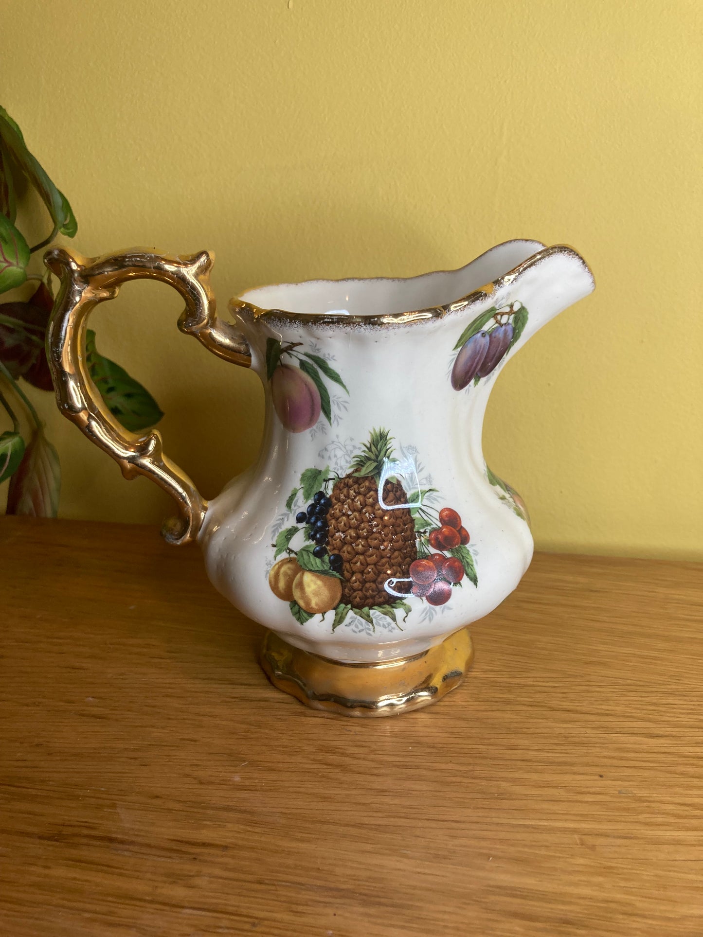 Vintage Utopia Giftware - Staffordshire Jug Fruit Design
