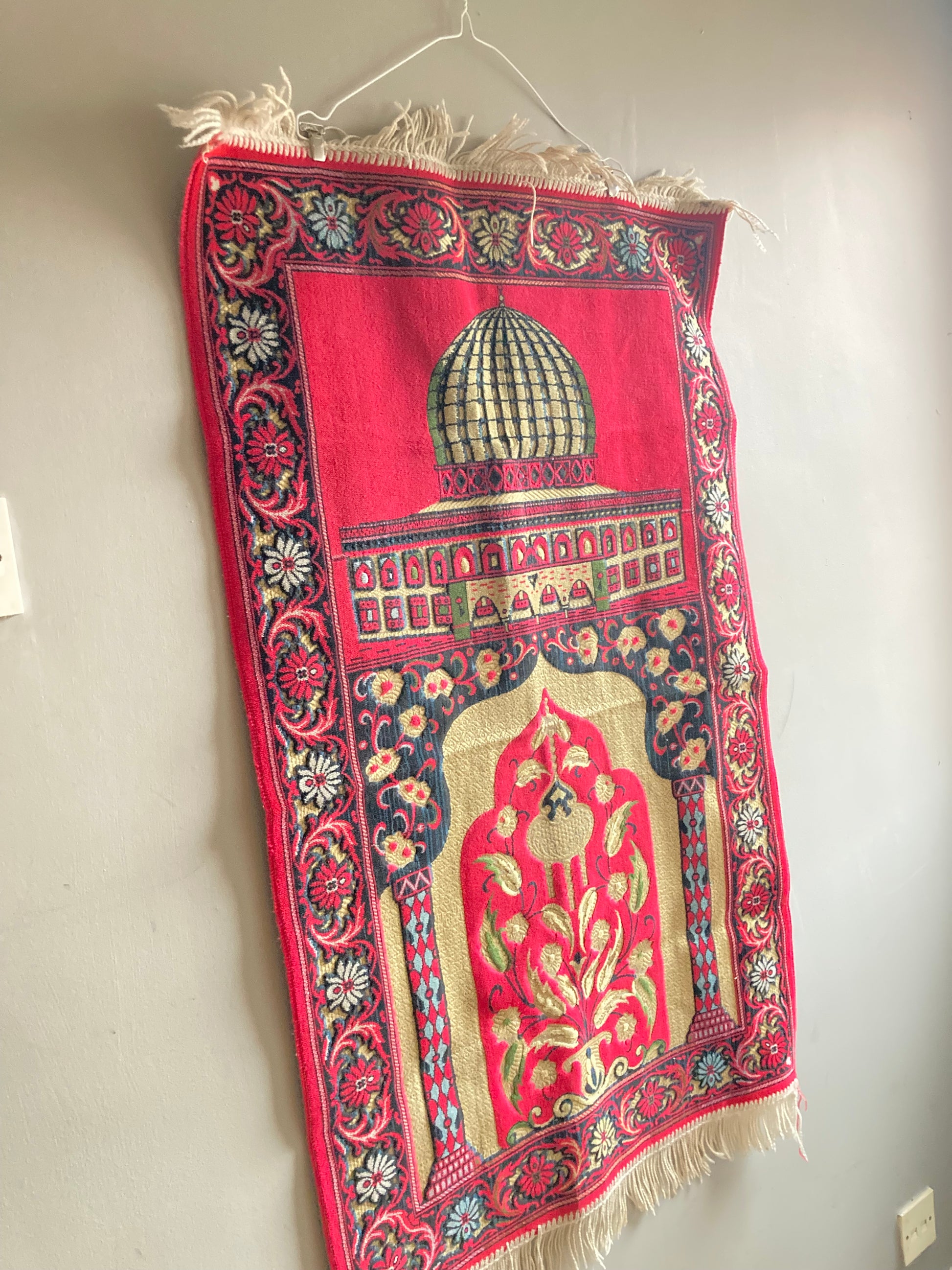 Vintage 1940 Prayer Mat Rug Islam Made In Turkey Red Temple Mat - Bloom & Heirloom Vintage Decor