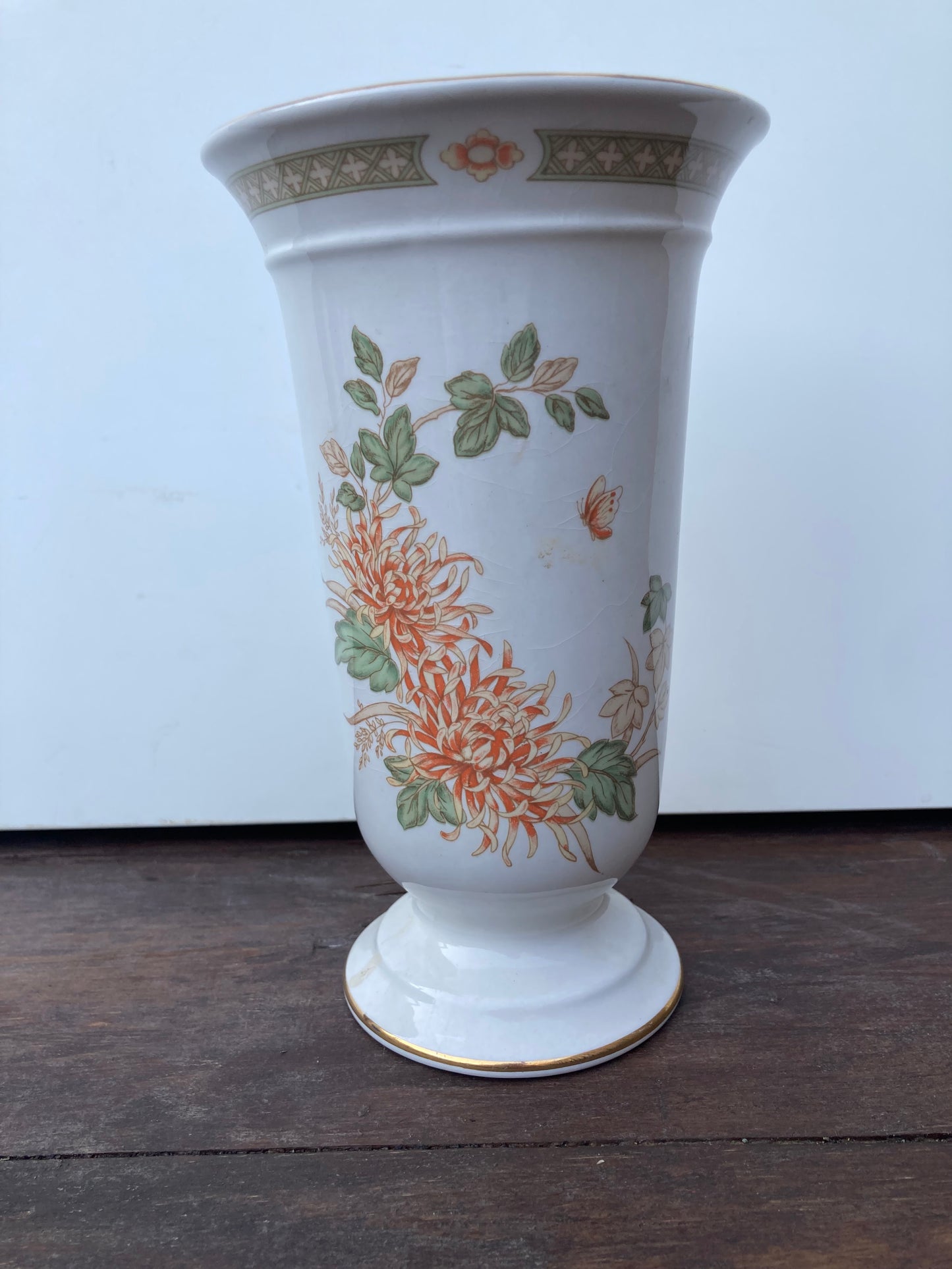 Vintage St Michael’s Chrysanthemum Vase 2185/5741 - Bloom & Heirloom Vintage Decor