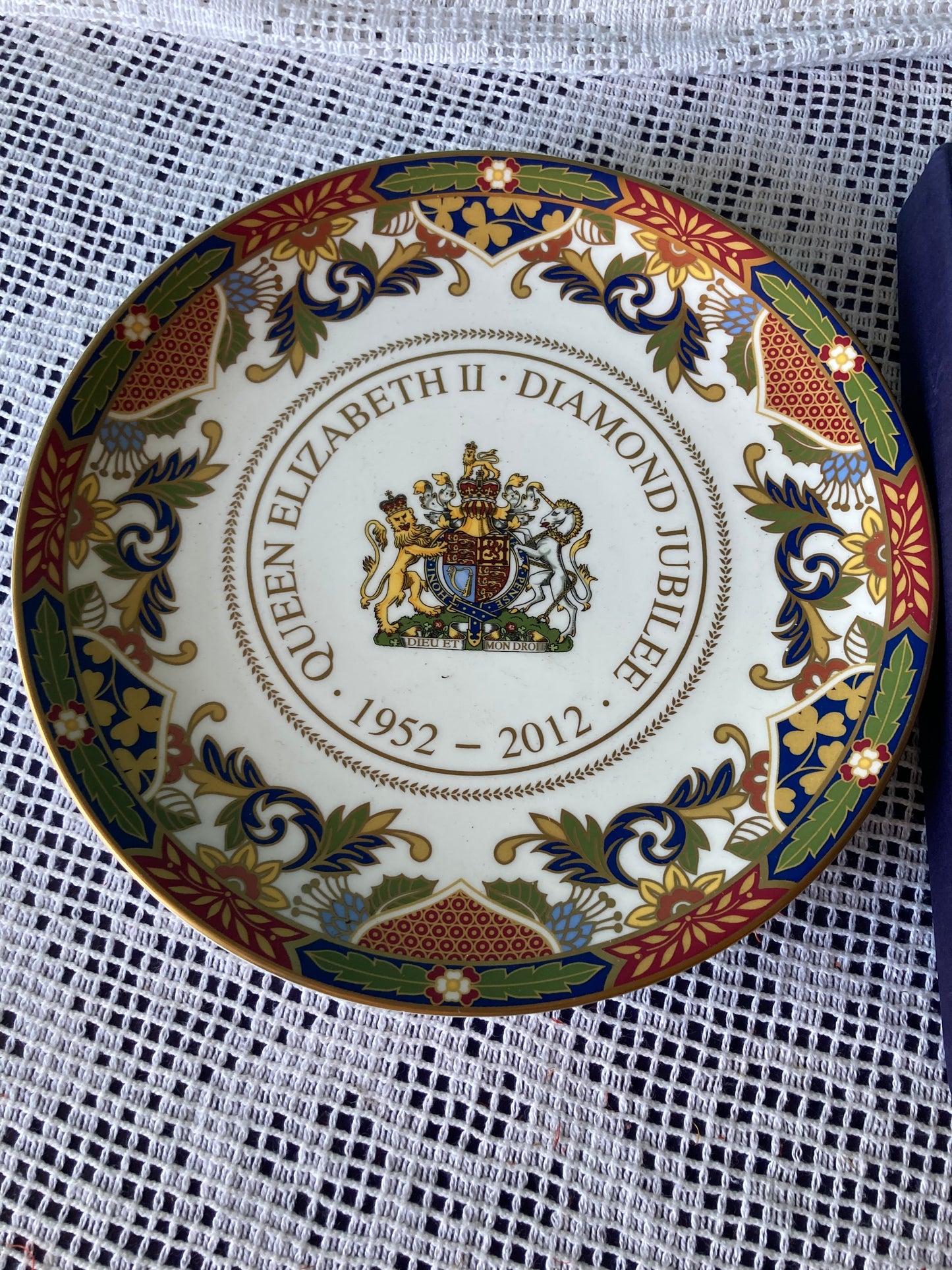 Royal Worcester Queen Elizabeth II Diamond Jubilee Plate - Boxed
