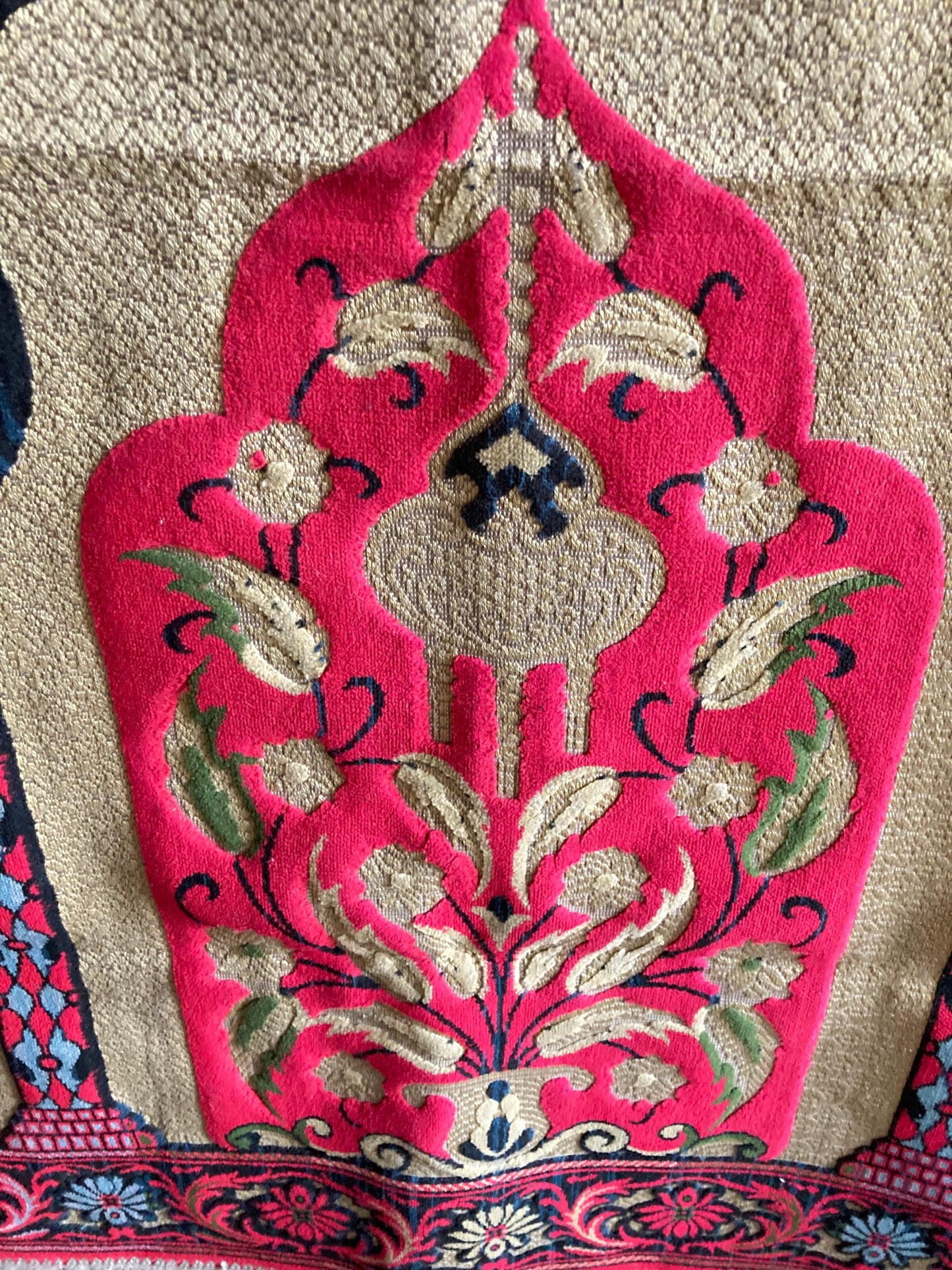 Vintage 1940 Prayer Mat Rug Islam Made In Turkey Red Temple Mat - Bloom & Heirloom Vintage Decor