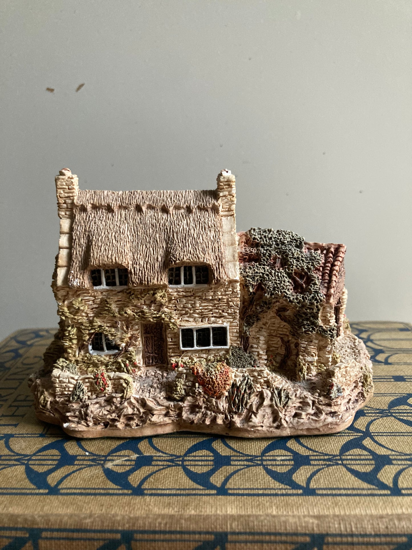 Lilliput Lane Cobblers Cottage