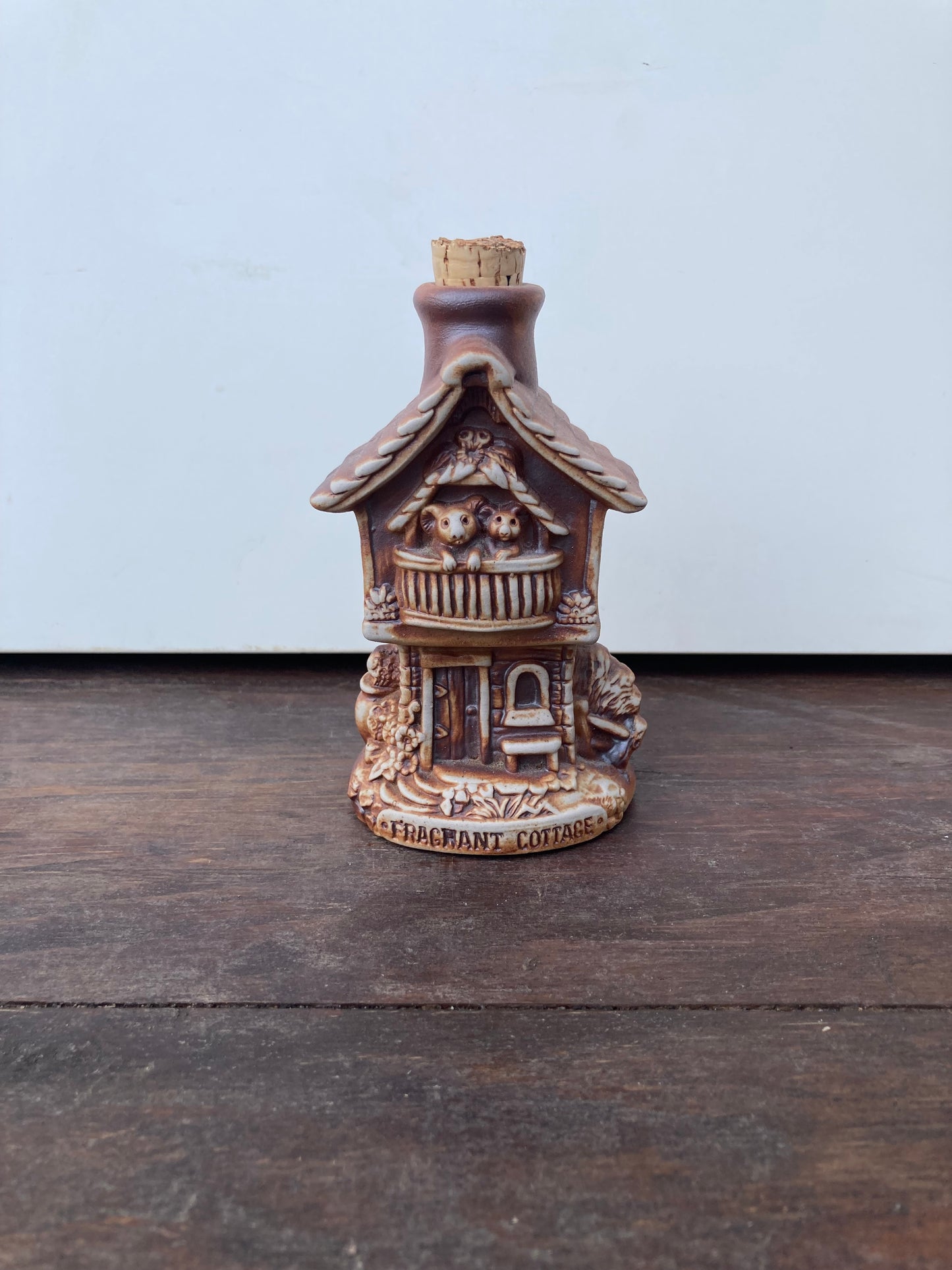 Swagman Pottery Australia Scent Diffuser - Fragrant Cottage - Signed