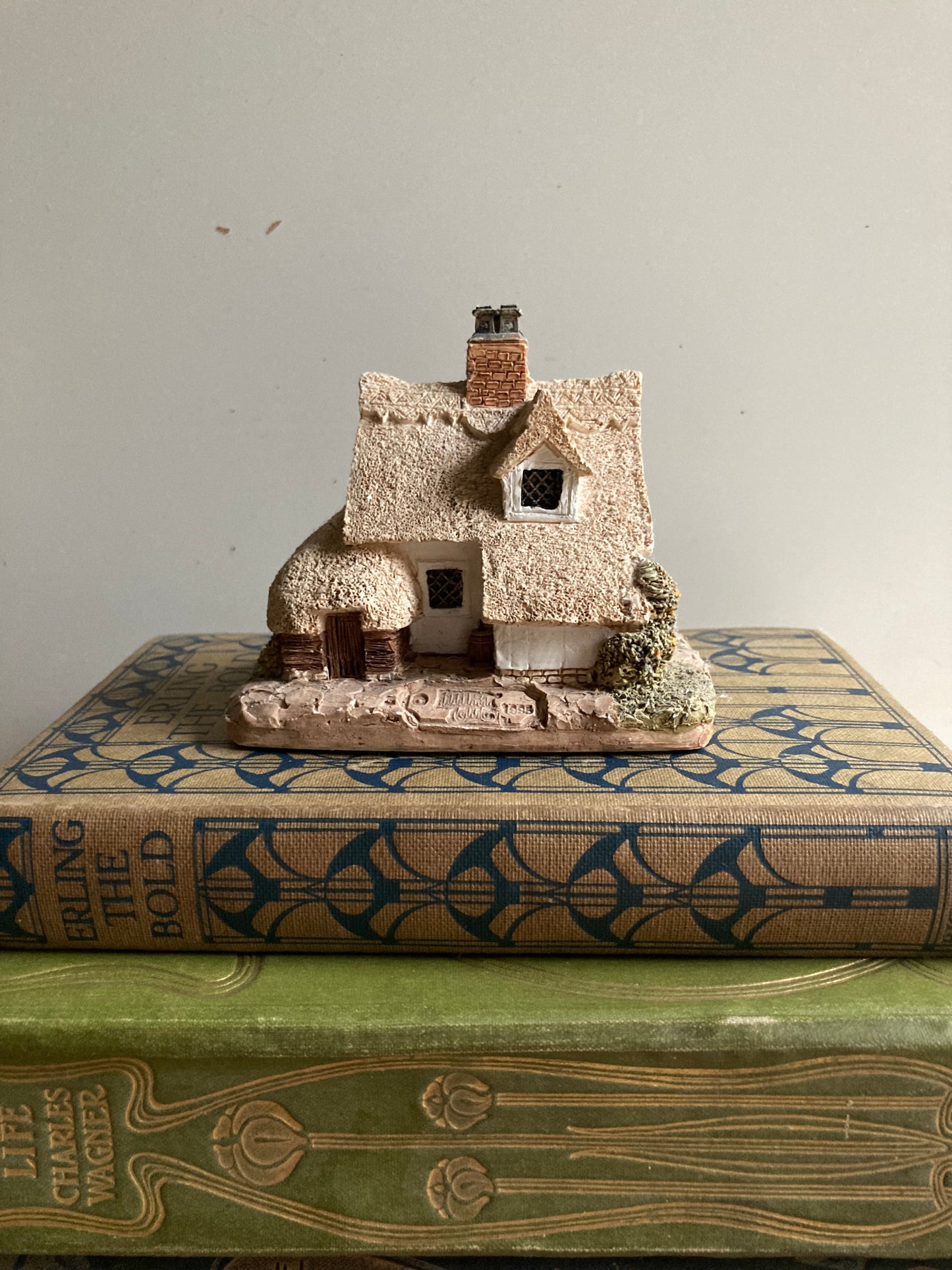 Lilliput Lane Clare’s Cottage