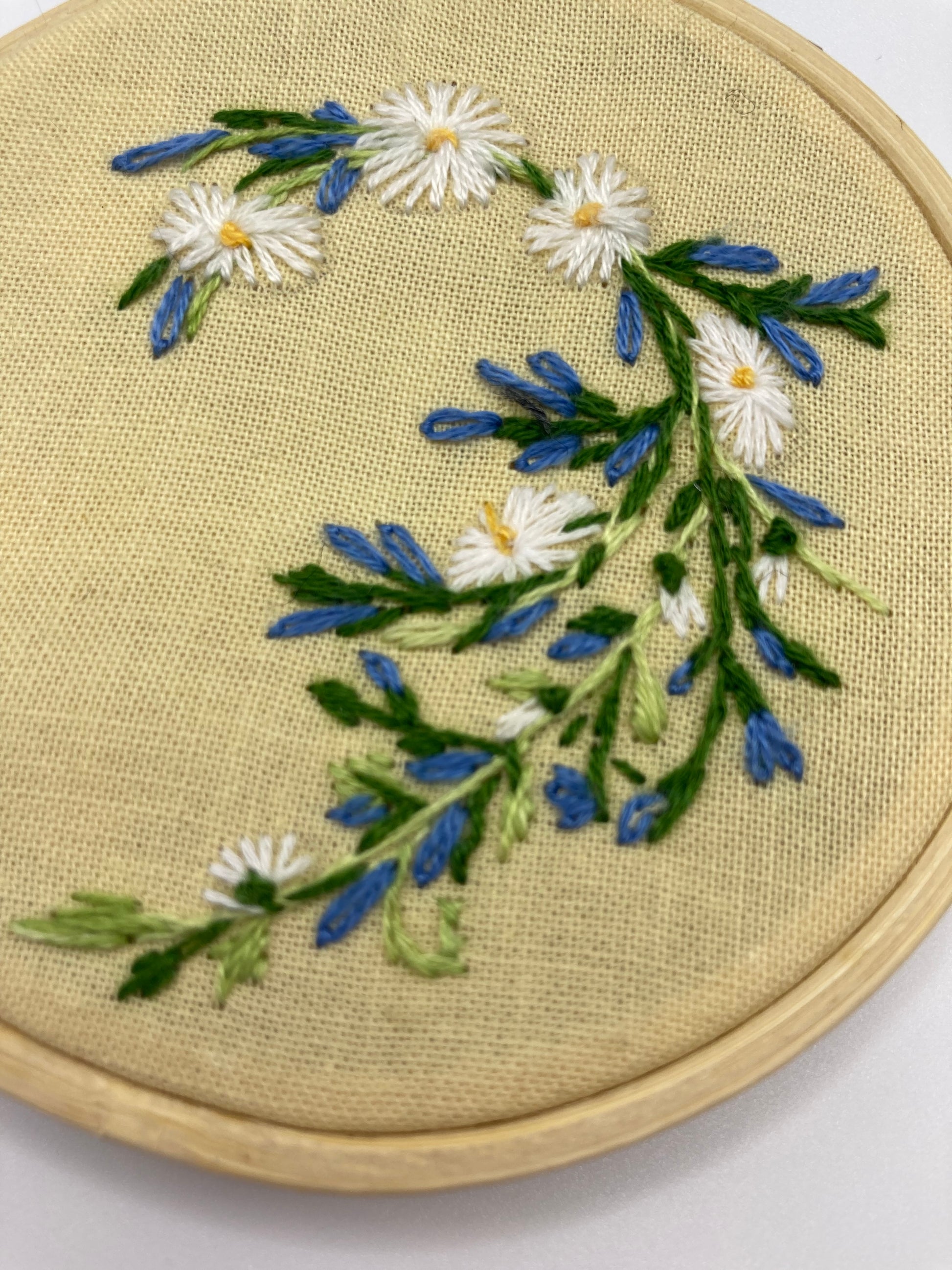 Daisy Floral Hand Stitched Hoop Wall Art - Bloom & Heirloom Vintage Decor
