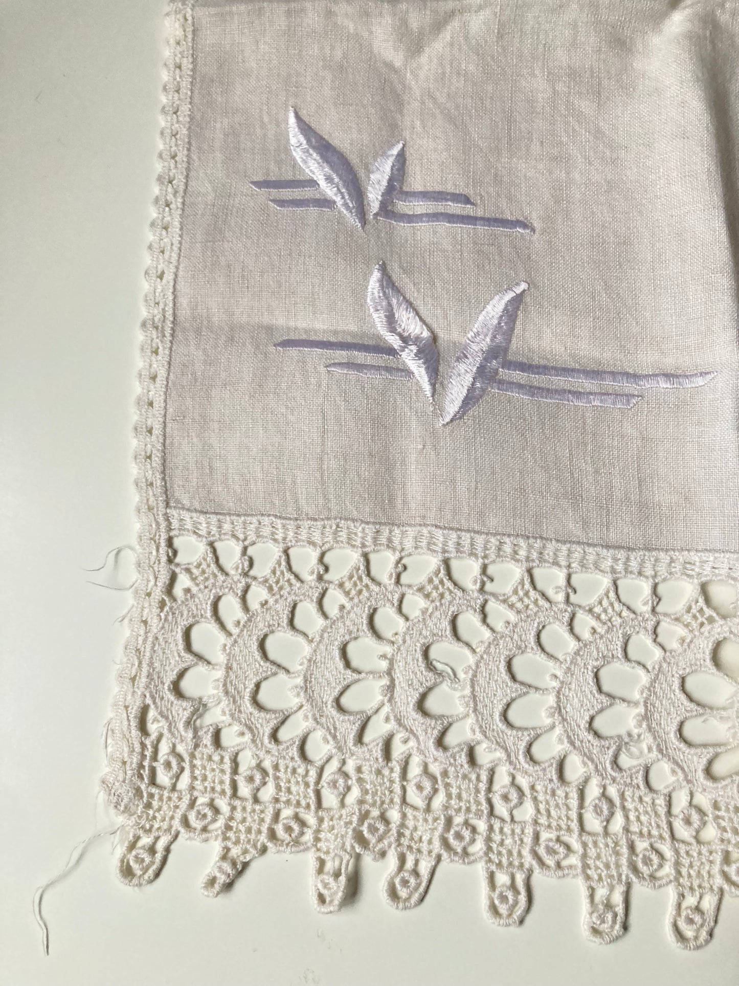 Vintage Linen Sofa and Chair x 2 Back Cover Lace Edged Leaf Detail