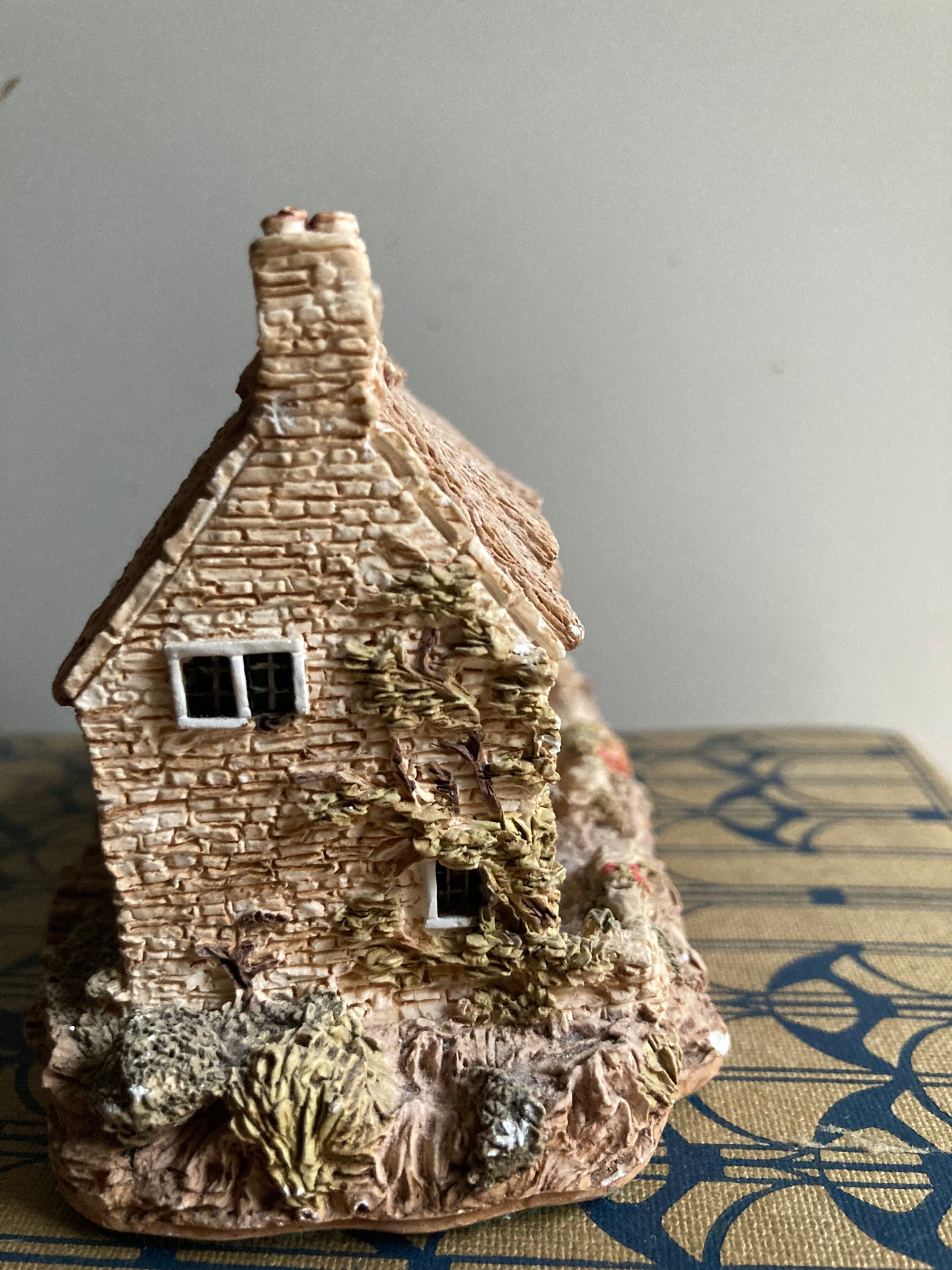 Lilliput Lane Cobblers Cottage