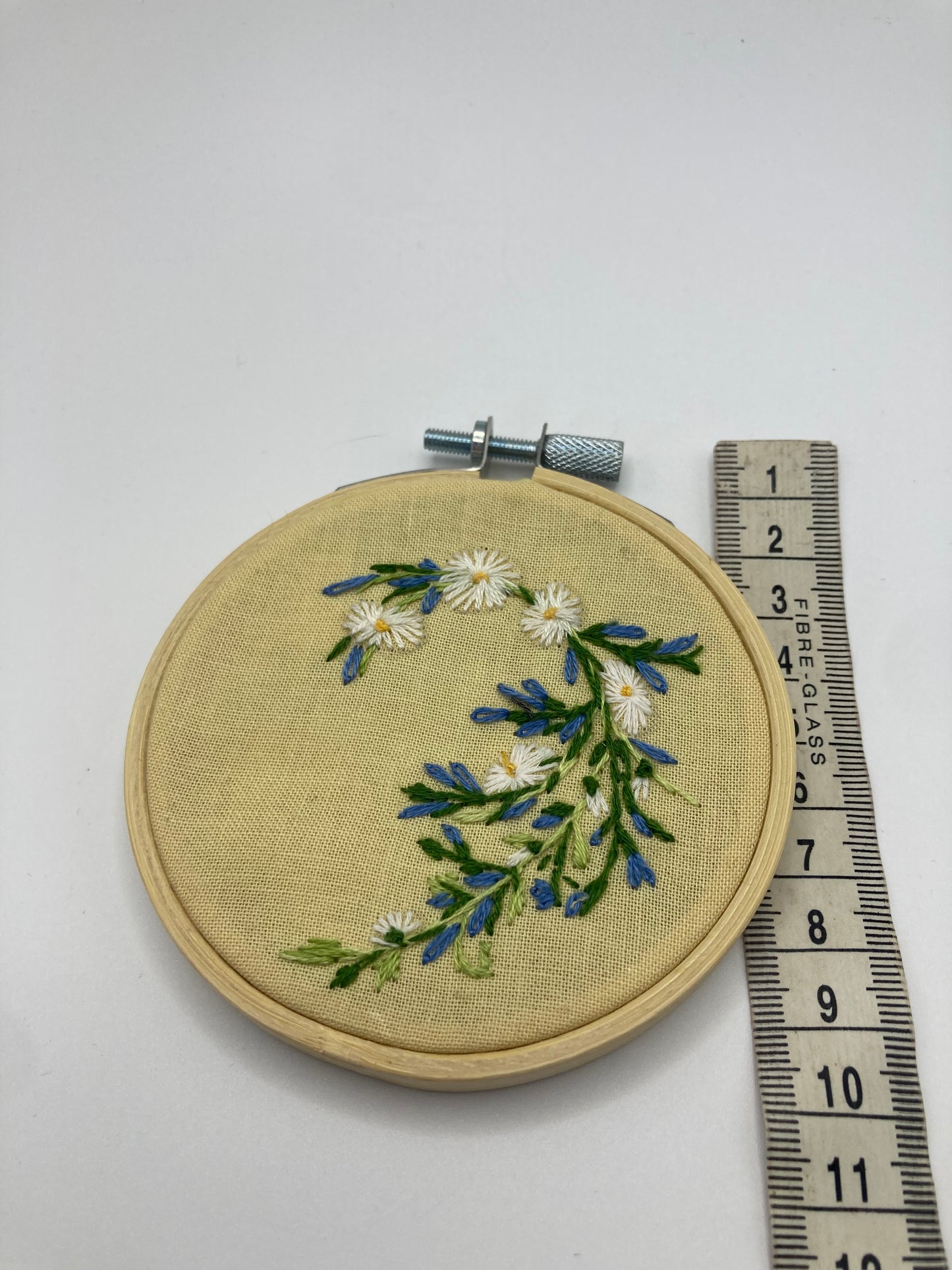 Daisy Floral Hand Stitched Hoop Wall Art - Bloom & Heirloom Vintage Decor