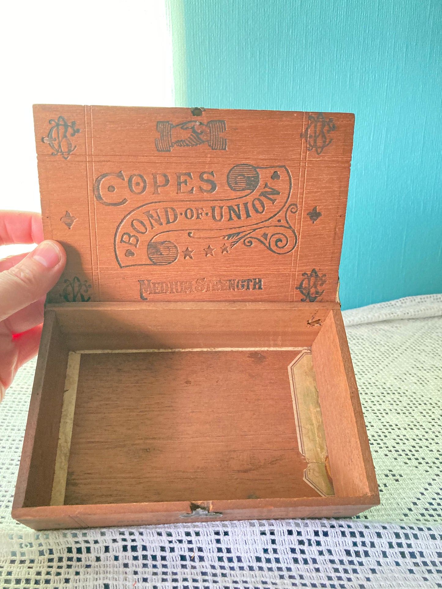 Rare Vintage Cope's Bond Of Union Smoking Tobacco Wooden Box - Liverpool