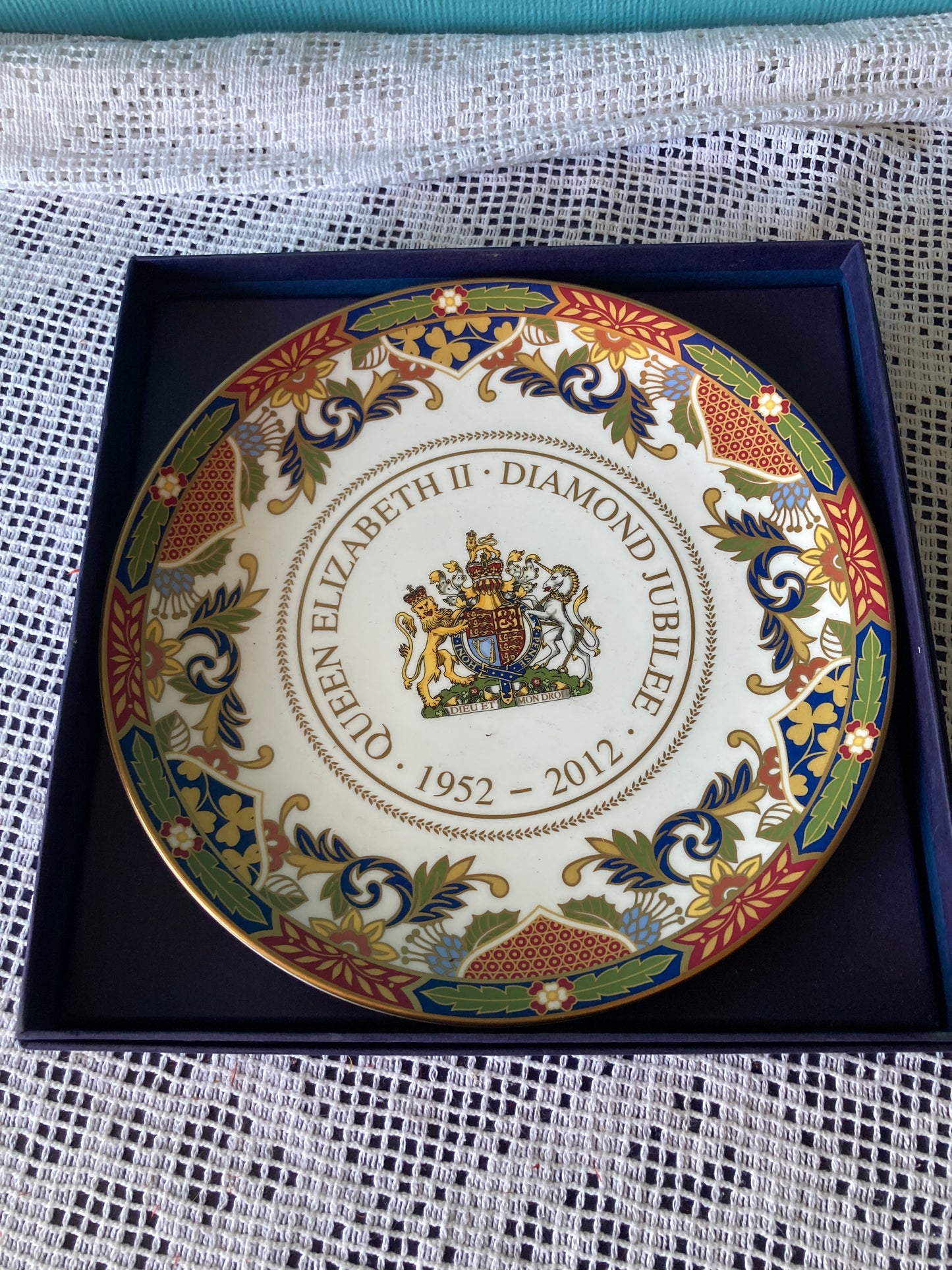 Royal Worcester Queen Elizabeth II Diamond Jubilee Plate - Boxed