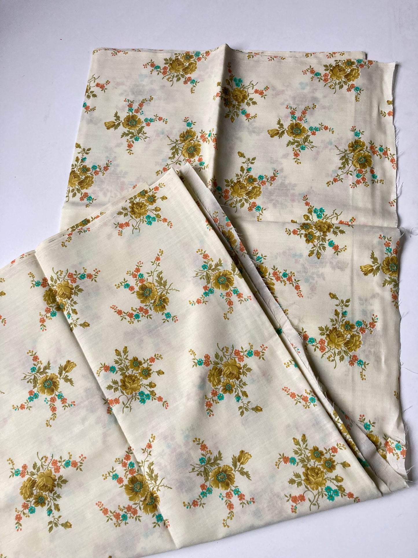 Vintage Floral Cotton Fabric Remnant