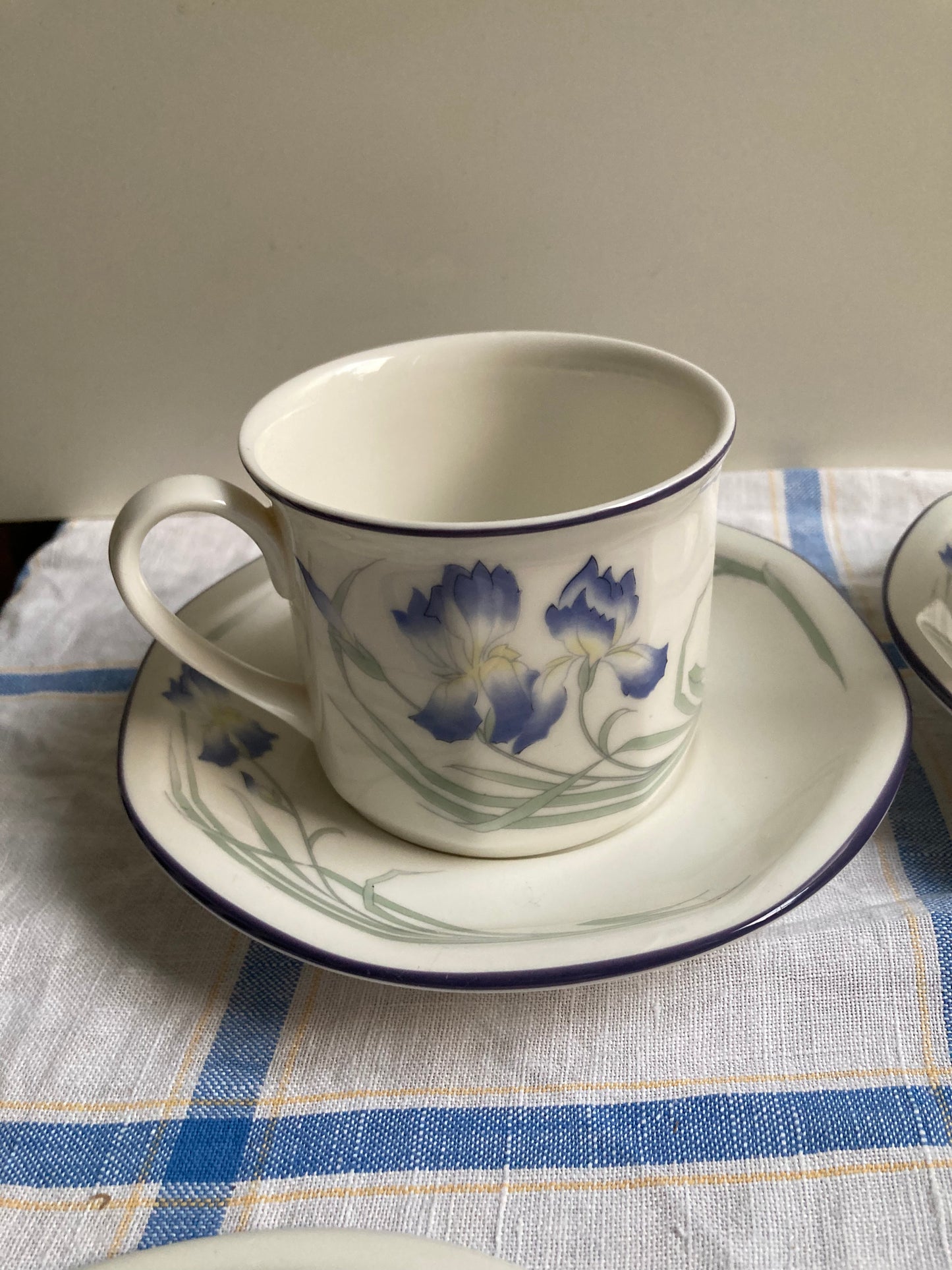 Royal Doulton Minerva Bone China Cups, saucers, small plates Set of 4 Iris Decor