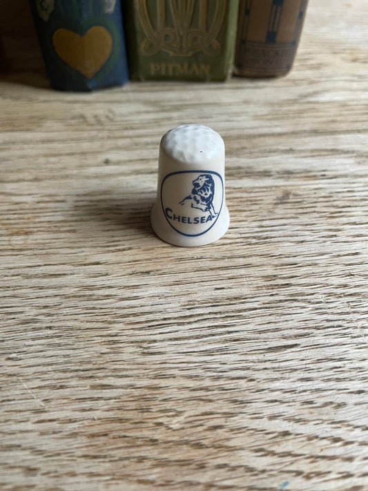 Chelsea Lion Decorated English Bone China Thimble